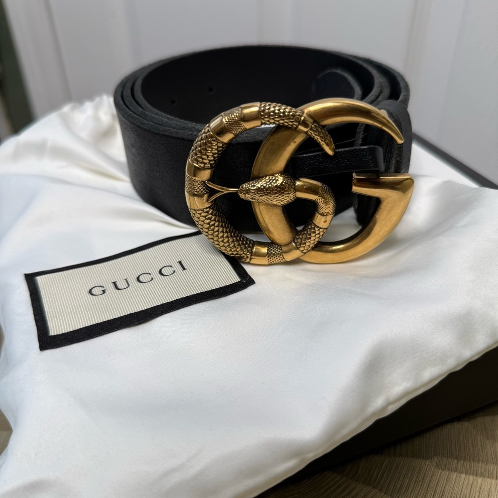Gucci Black Leather Belt with Gold GG Buckle
